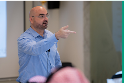 طلاب يتعلمون معاً